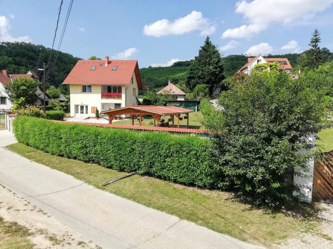 Lotuszvirag Vendeghaz Hotel Szekszard Exterior photo