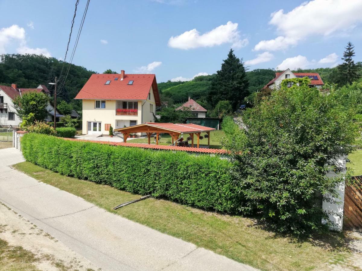 Lotuszvirag Vendeghaz Hotel Szekszard Exterior photo
