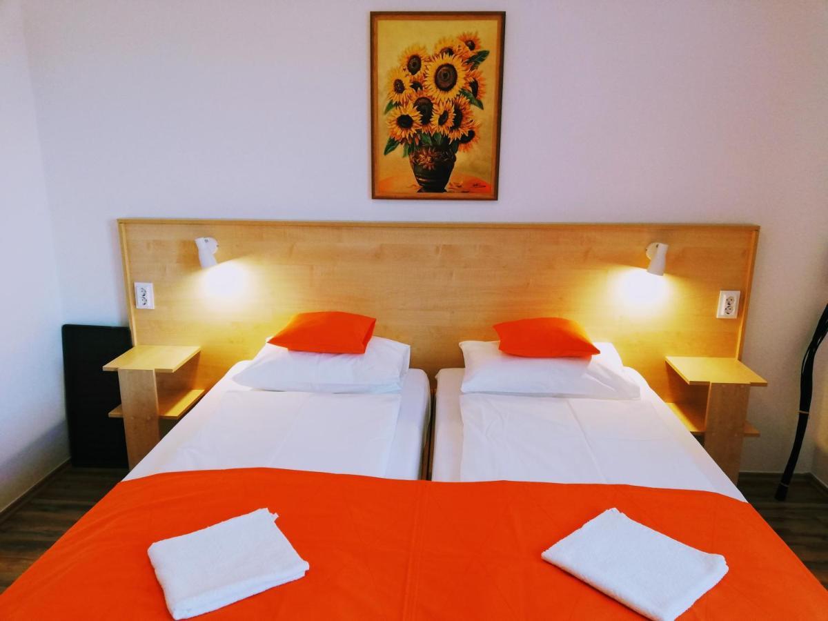 Lotuszvirag Vendeghaz Hotel Szekszard Exterior photo